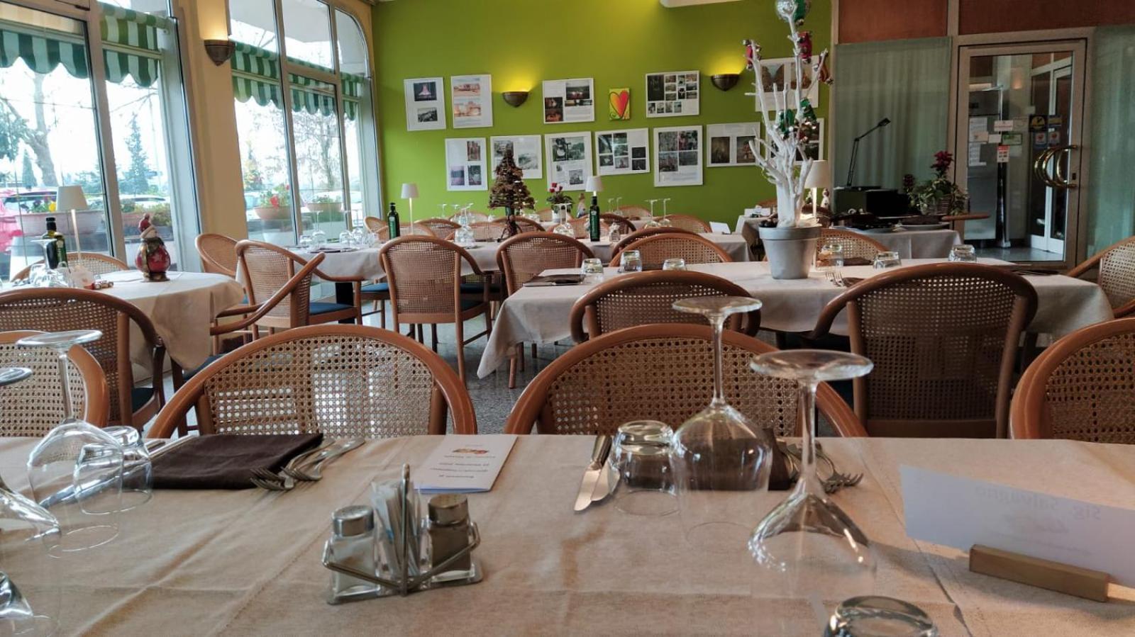 Hotel Ristorante Alla Campagna سان جيوفانّي لوباتوتو المظهر الخارجي الصورة