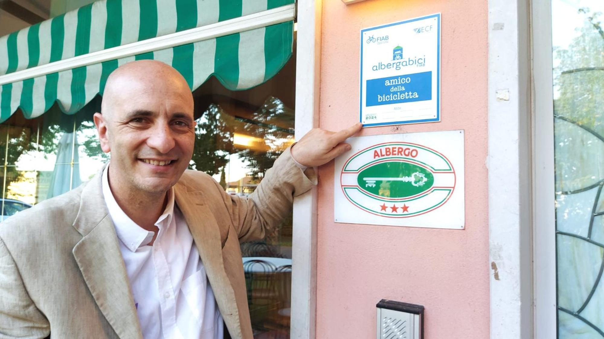 Hotel Ristorante Alla Campagna سان جيوفانّي لوباتوتو المظهر الخارجي الصورة